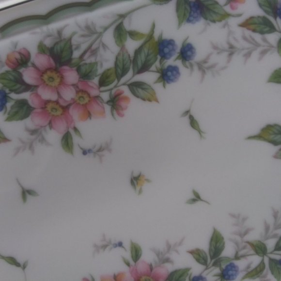 Andrea By Sadek Porcelain Cheese board with matching knife - Picture 8 of 12